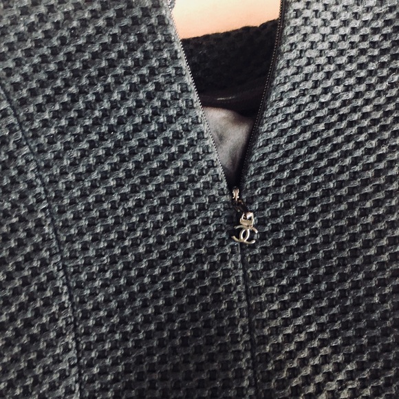 Authentic Chanel strapless cocktail dress. - Picture 2 of 4